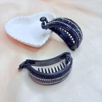 Presilha Banana de Cabelo com Pedrinhas Pretas e Prateadas