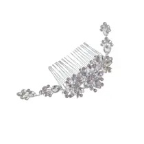 Presilha de Strass com Pentinho Formato de Flores Médias Presilha de Strass com Pentinho Formato de Flores Médias