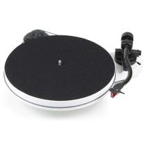 Pro-Ject RPM 1 Carbon - Toca-discos manual com agulha 2M-RED sem phono Branco