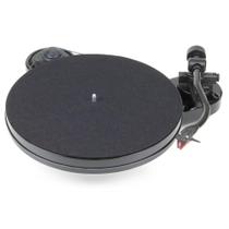 Pro-Ject RPM 1 Carbon - Toca-discos manual com agulha 2M-RED sem phono Preto Laqueado