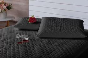 Protetor Capa Colchão com Elástico Matelado Impermeável Casal Padrão Preto - 1 Peça - Aquarela Protetor Capa Colchão com Elástico Matelado Impermeável Casal Padrão Preto - 1 Peça - Aquarela