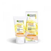 Protetor Hidratante Facial Garnier Uniform & Matte Vitamina C FPS 50 Clara