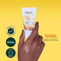 Protetor Hidratante Facial Garnier Uniform Matte Vitamina C FPS 50 Cor Morena 40g - Mais vendido