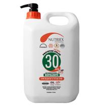 Protetor Solar FPS 30 com Repelente 4 Litros Bombona NUTRIEX Protetor Solar FPS 30 com Repelente 4 Litros Bombona NUTRIEX