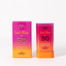 Protetor solar fps50 srick clareador anti-aging, resistente à água - latika
