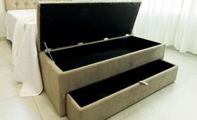 Puf Baú Com Gaveta (Sapateiro) Queen 160x50x45cm Cor Areia - Elegância e Conforto Para o Seu Lar