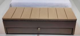 Puf Baú (Sapateiro) Gaveta King 195x50x45cm Cor Bege - Modelo Livert - Perfeito Para o Seu Quarto