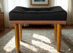 Puf Requinte Com Base De Madeira Preto
