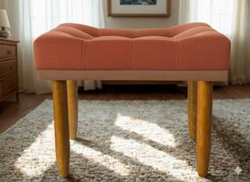 Puf Requinte Com Base De Madeira Terracota