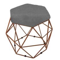 Puff Aramado Bronze Assento Hexagonal Suede Cinza- SA Móveis Puff Aramado Bronze Assento Hexagonal Suede Cinza- SA Móveis