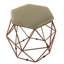 Puff Aramado Bronze Assento Hexagonal Suede Nude - SA Móveis Puff Aramado Bronze Assento Hexagonal Suede Nude - SA Móveis