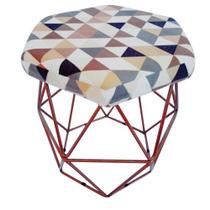 Puff Aramado Bronze Assento Hexagonal Suede Triângulo Bege - DS Móveis Puff Aramado Bronze Assento Hexagonal Suede Triângulo Bege - DS Móveis