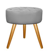 Puff Banqueta Nanda Capitonê Pés Palito Decor Sala de Estar Quarto Suede Cinza - KDAcanto Móveis Puff Banqueta Nanda Capitonê Pés Palito Decor Sala de Estar Quarto Suede Cinza - KDAcanto Móveis