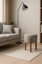 Puff Banquinho Redondo Decorativo Thor em Linho Pés Polietileno Cor Cinza - PC MÓVEIS Puff Banquinho Redondo Decorativo Thor em Linho Pés Polietileno Cor Cinza - PC MÓVEIS