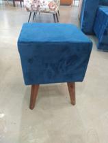 Puff Base madeira tecido veludo azul