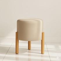 Puff Bege em Linho 42cm 3 Pés de Madeira Uso Adulto