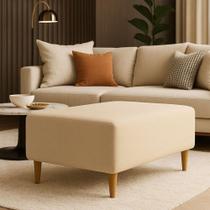 Puff Bela Manu Decor Madri Pés Palito Em Tecido Sued Bege Puff Bela Manu Decor Madri Pés Palito Em Tecido Sued Bege