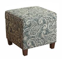 Puff Benzara Estofado em Tecido com Estampa Paisley 45x45x42 cm Puff Benzara Estofado em Tecido com Estampa Paisley 45x45x42 cm