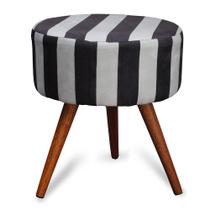 Puff Cama Inbox Hamburgo Redondo com Pés em Madeira Maciça Tecido Suede