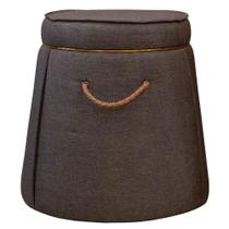 Puff Catar Estofado Linho Escuro com Aro Ouro e Alça Recouro Marrom 40 cm - 70995 Puff Catar Estofado Linho Escuro com Aro Ouro e Alça Recouro Marrom 40 cm - 70995