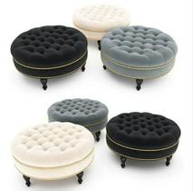 Puff central capitonê tacheado Puff central capitonê tacheado