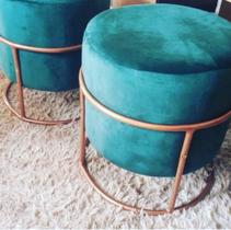 Puff com base em metalon cada