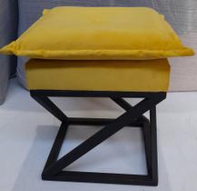 Puff com pilow top base de aço pintura preto fosco Puff com pilow top base de aço pintura preto fosco
