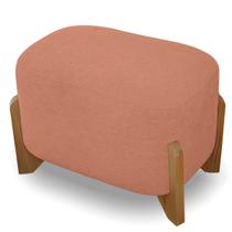Puff Curvo Pé de Madeira Decorativo para Sala Orgânico Confortável e Reforçado Bouclé Fluffy