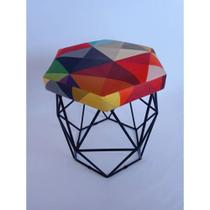 Puff Decorativo Aramado Hexagonal Triângulo Colorido