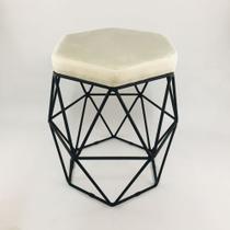 Puff Decorativo Aramado Preto Bege Suede Hexâgono Geométrico Puff Decorativo Aramado Preto Bege Suede Hexâgono Geométrico