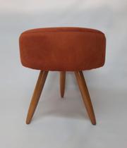 Puff Decorativo Lavinia Suede Pes Castanho - SSX Multicoisas