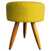 Puff decorativo para sala redondo suede amarelo pé castanho - clique e decore