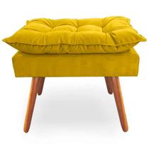 Puff Decorativo Quadrado Opala Pés Palito Tecido Suede Amarelo Kimi Design Puff Decorativo Quadrado Opala Pés Palito Tecido Suede Amarelo Kimi Design