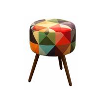 Puff Decorativo Redondo Banqueta com Pés de Madeira Palito Tecido Suede Triângulo Colorido - Maitê Moda Casa