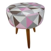 Puff Decorativo Redondo com Pés de Madeira Tecido Triângulo Rosa - JBF Poltronas e Cia