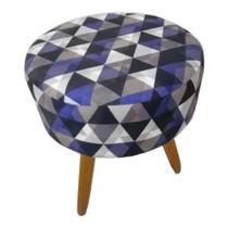 Puff Decorativo Redondo com Pés de Madeira Tecido Triângulo Roxo - JBF Poltronas e Cia Puff Decorativo Redondo com Pés de Madeira Tecido Triângulo Roxo - JBF Poltronas e Cia