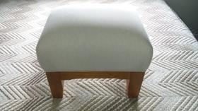 Puff Julia Provençal F46 Linho Bege Mahler Estofados Puff Julia Provençal F46 Linho Bege Mahler Estofados