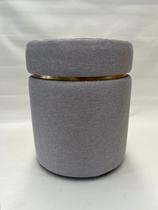 Puff linho cinta dourada em cima