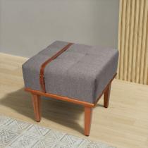 Puff Quadrado de Madeira Eucalipto, Estofado e Cinto de Couro Yarin