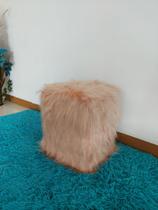 Puff Quadrado Macio Tecido Pelo Alto Cor Rose