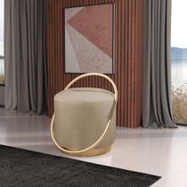 Puff Redondo com Base em Ferro Dourada, Estofado e Detalhe em Arco Lunar Puff Redondo com Base em Ferro Dourada, Estofado e Detalhe em Arco Lunar