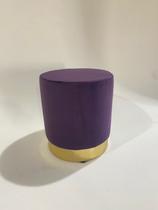 Puff Redondo em Veludo Roxo com Base Dourada, Banqueta Decorativa para Sala, moveis
