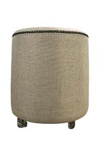 Puff Redondo Tachas Não é Segredo Linho Palha Rodinha 40x45 NSPRT08L-R Puff Redondo Tachas Não é Segredo Linho Palha Rodinha 40x45 NSPRT08L-R