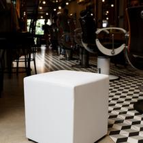 Puff Studio 40x40x40 Cm material sintético sem Rodizios