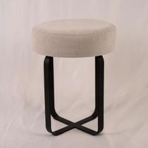 Puff Viena- Com pés metálicos preto