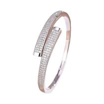 Pulseira Aberta Geométrica Feminina Banhada a Ouro 18K Com Zircônia Brilhante Joia Para Casamento Pulseira Aberta Geométrica Feminina Banhada a Ouro 18K Com Zircônia Brilhante Joia Para Casamento