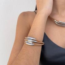 Pulseira Arco em Couro com Entremeios Prateados - Acessório Feminino Artesanal Pulseira Arco em Couro com Entremeios Prateados - Acessório Feminino Artesanal