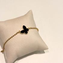 Pulseira borboletas com resina preta banhado em ouro 18k Pulseira borboletas com resina preta banhado em ouro 18k