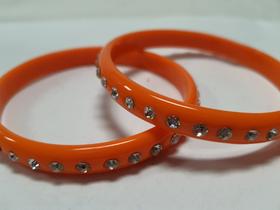 pulseira bracelete de acrilico laranja com strass kit 2pç