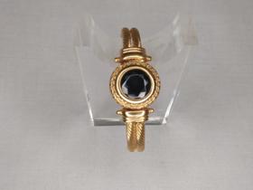 pulseira bracelete de metal folhado dourado com zirconia redondo preto